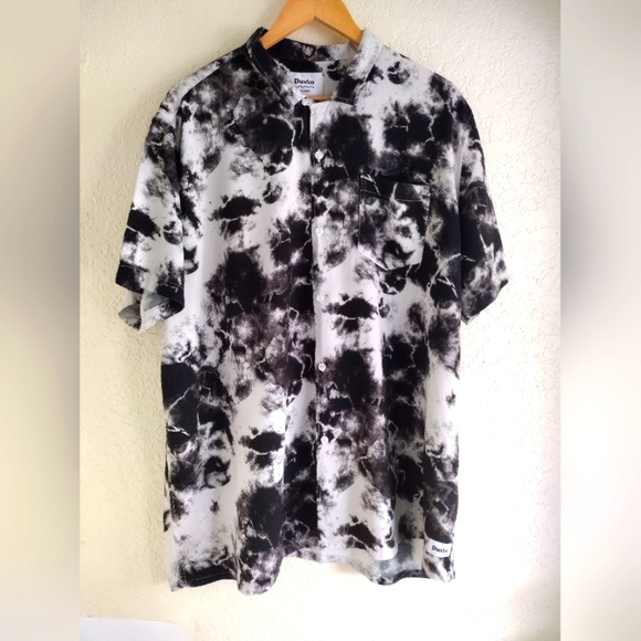 Duvin Design Black And White Tie Dye Button up Shirt - Picture 1 of 5